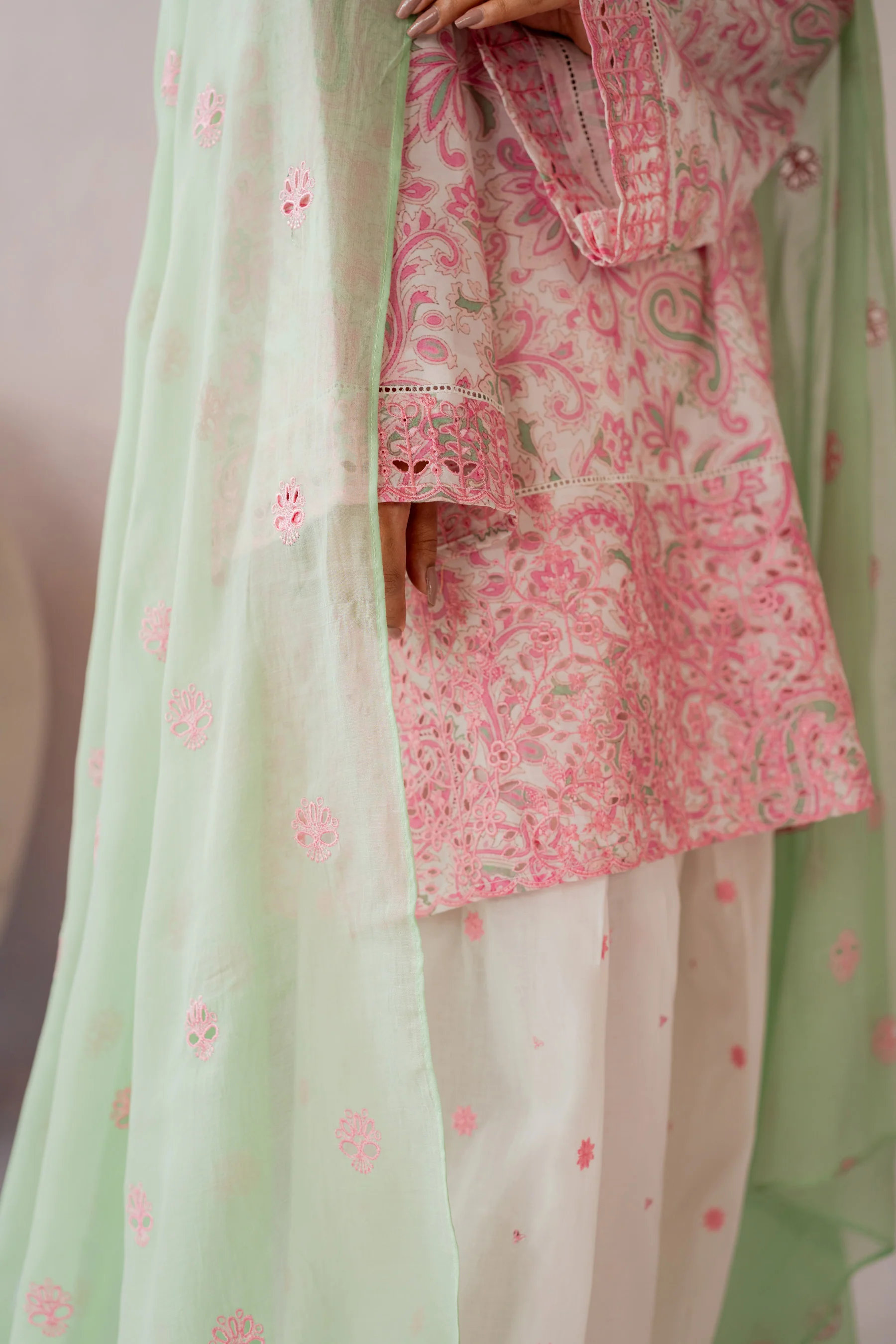 EF-557 - Image 4
